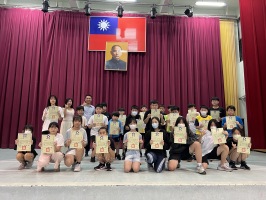 112學年度第二學期兒童朝會及頒獎照片:5D448201-CA7C-45EB-88A0-421FE55A543A