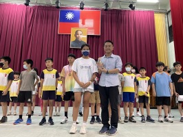 112學年度第二學期兒童朝會及頒獎照片:99394ADB-E667-4F35-98E1-D66426931196