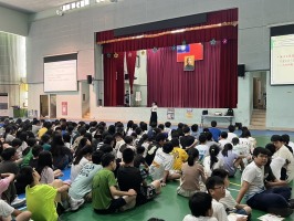 113學年度第二學期兒童朝會照片(頒獎+網路成癮宣導):S__49782794_0